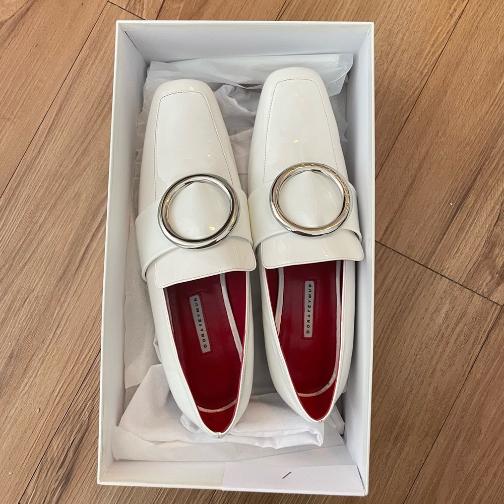 Dorateymur White Patent Leather Loafers